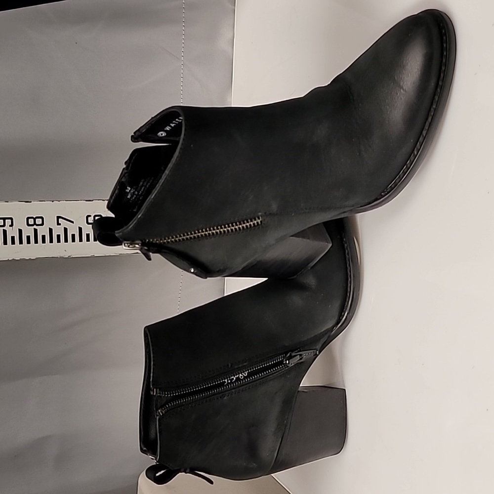 Blondo Nivada Waterproof Ankle Boot Bootie Size 5.5 like new preloved